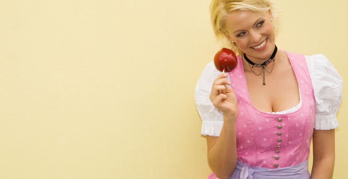 Why Should You Buy a Dirndl Online