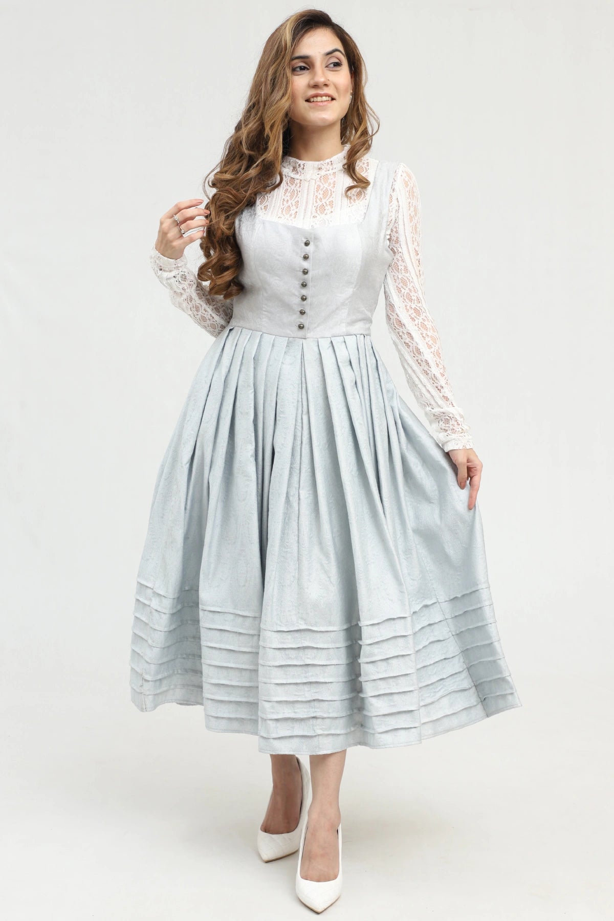 Timeless Bavarian Dirndl Attire in Light Blue